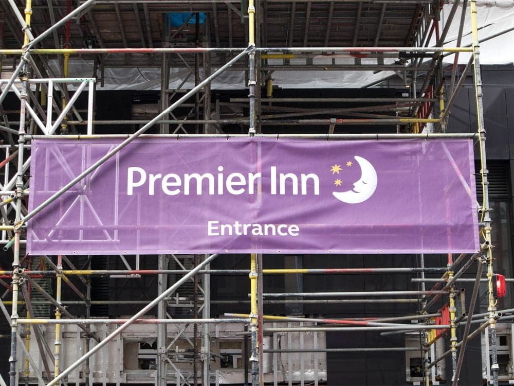 Printed mesh banner with eyelets